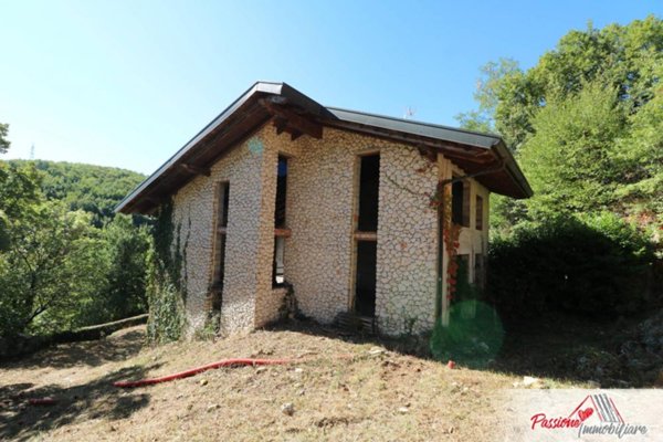 casa indipendente in vendita a Negrar di Valpolicella in zona Montecchio