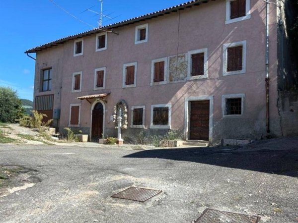 casa indipendente in vendita a Negrar di Valpolicella