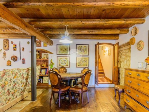 casa indipendente in vendita a Negrar di Valpolicella in zona Montecchio
