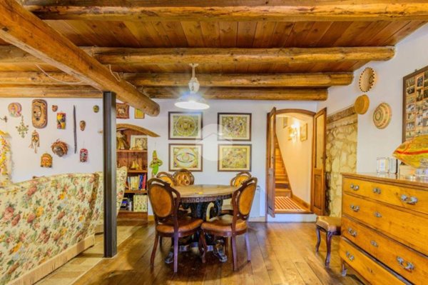casa indipendente in vendita a Negrar di Valpolicella in zona Montecchio