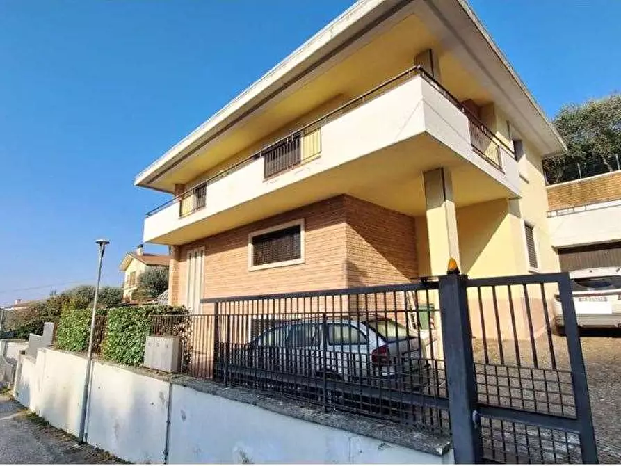 casa indipendente in vendita a Negrar di Valpolicella in zona Arbizzano
