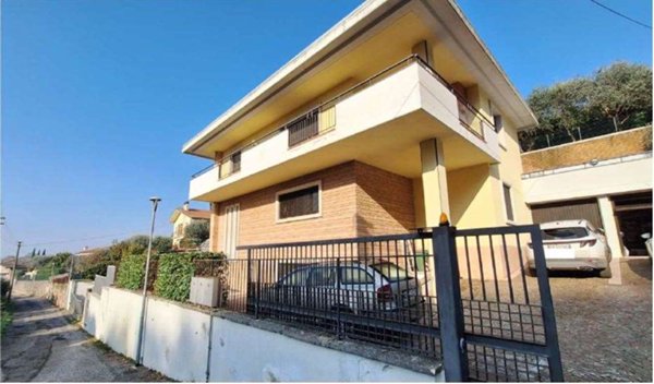 casa indipendente in vendita a Negrar di Valpolicella in zona Arbizzano
