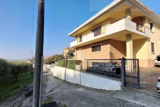 casa indipendente in vendita a Negrar di Valpolicella