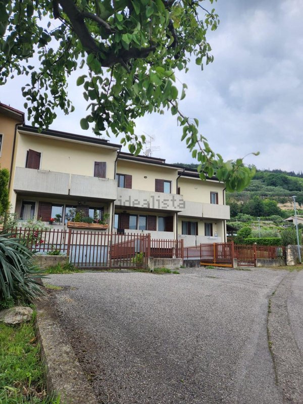 casa indipendente in vendita a Negrar di Valpolicella in zona Jago