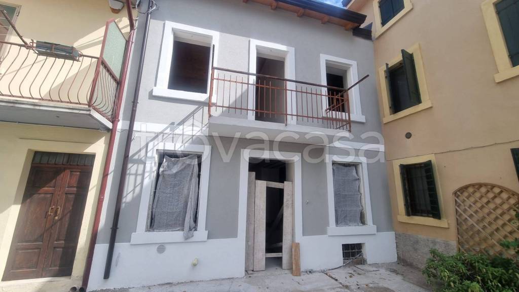 casa indipendente in vendita a Negrar di Valpolicella in zona Arbizzano