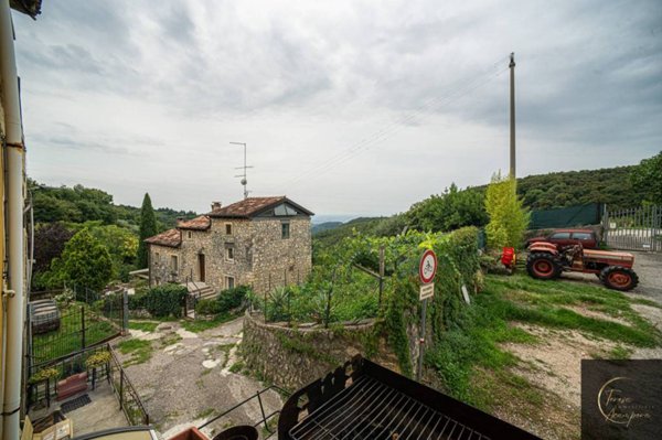 casa indipendente in vendita a Negrar di Valpolicella in zona Montecchio