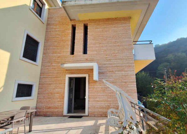 casa indipendente in vendita a Negrar di Valpolicella in zona Arbizzano