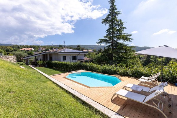 casa indipendente in vendita a Negrar di Valpolicella in zona Santa Maria