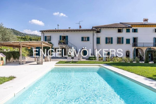 casa indipendente in vendita a Negrar di Valpolicella