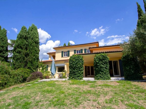 casa indipendente in vendita a Negrar di Valpolicella in zona Santa Maria