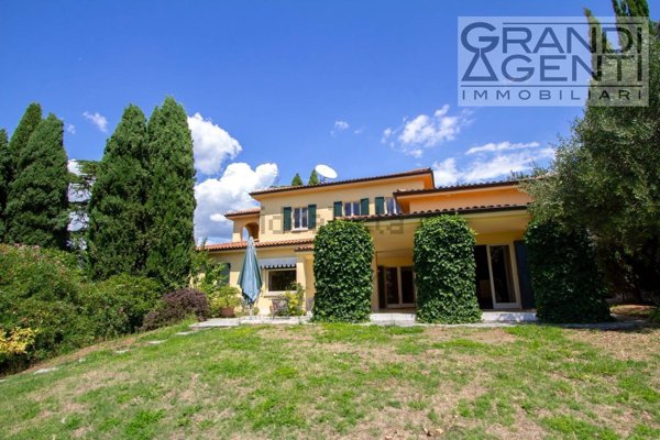 casa indipendente in vendita a Negrar di Valpolicella in zona Arbizzano