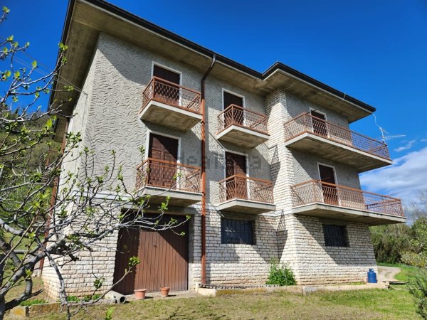 casa indipendente in vendita a Negrar di Valpolicella in zona Prun