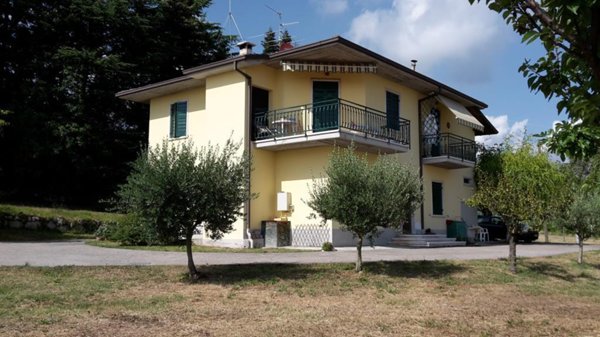 casa indipendente in vendita a Negrar di Valpolicella