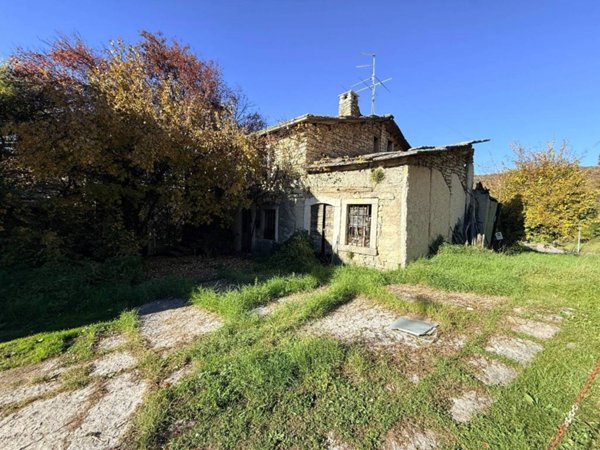 casale in vendita a Negrar di Valpolicella in zona Fane