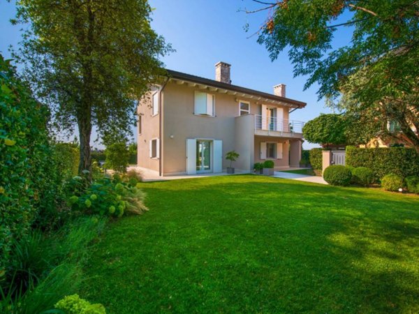 casa indipendente in vendita a Negrar di Valpolicella in zona Santa Maria