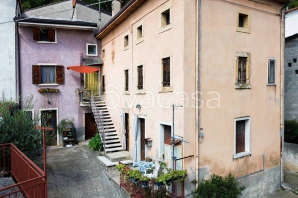 casa indipendente in vendita a Negrar di Valpolicella in zona Torbe