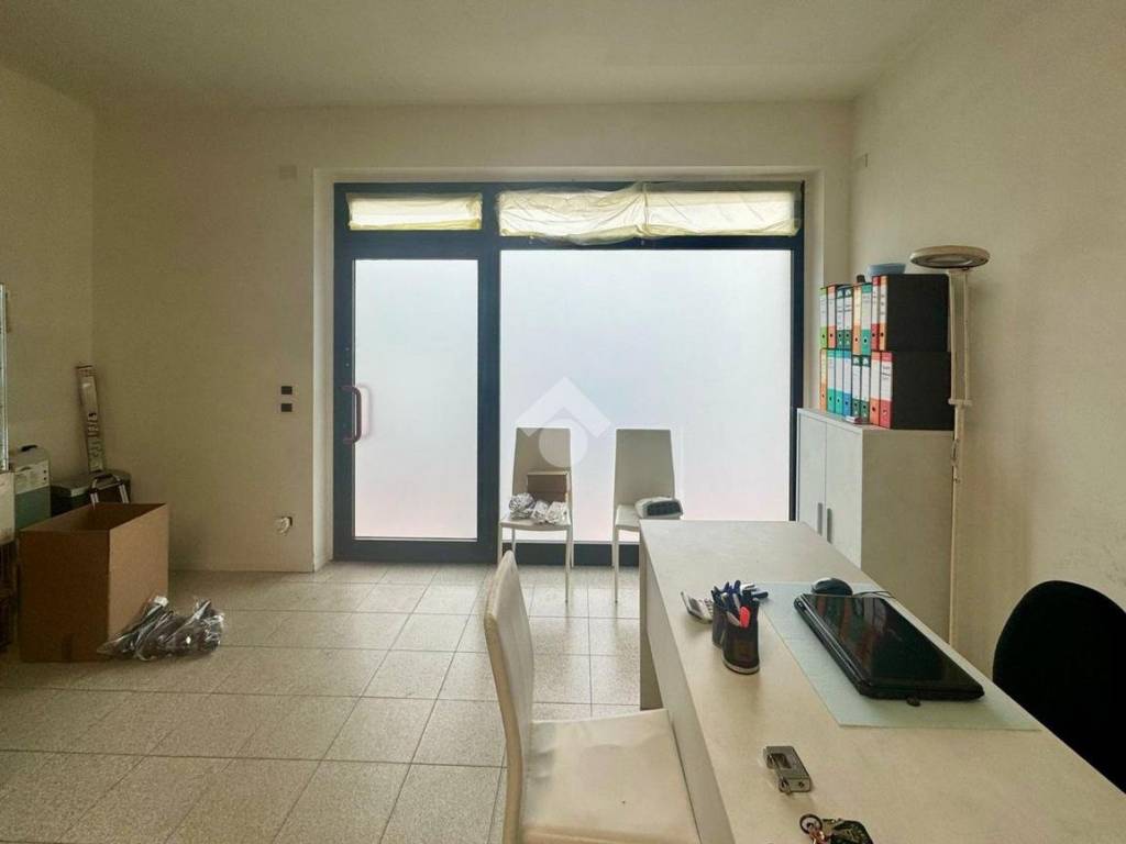 negozio in vendita a Negrar di Valpolicella in zona Arbizzano