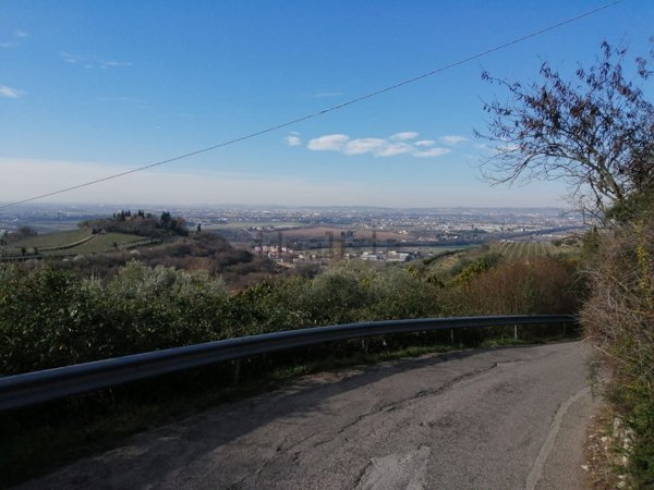 terreno edificabile in vendita a Negrar di Valpolicella