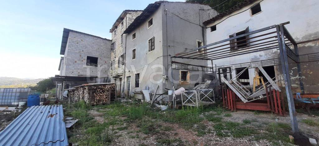 casa indipendente in vendita a Negrar di Valpolicella