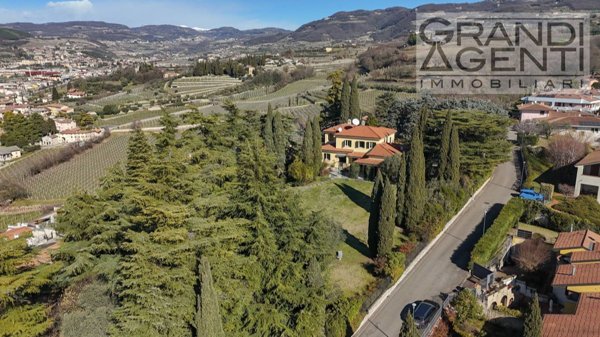 casa indipendente in vendita a Negrar di Valpolicella