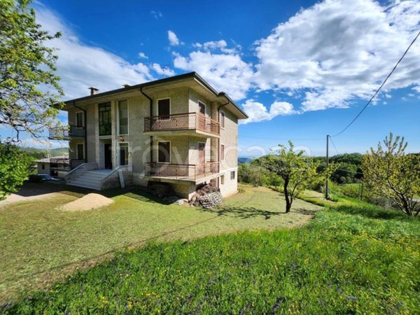 casa indipendente in vendita a Negrar di Valpolicella in zona Prun