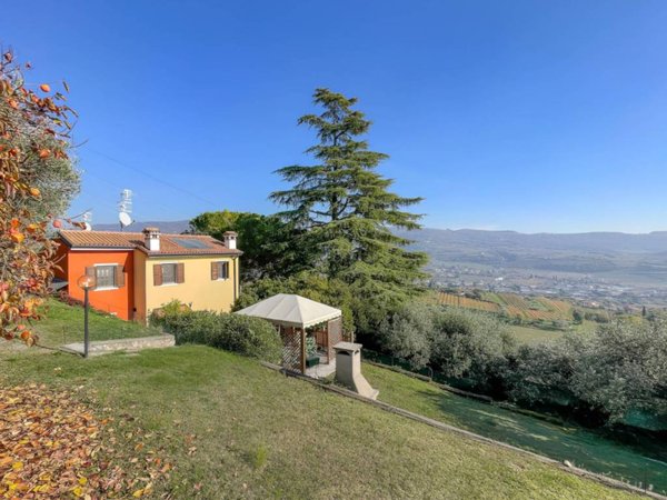 casa indipendente in vendita a Negrar di Valpolicella
