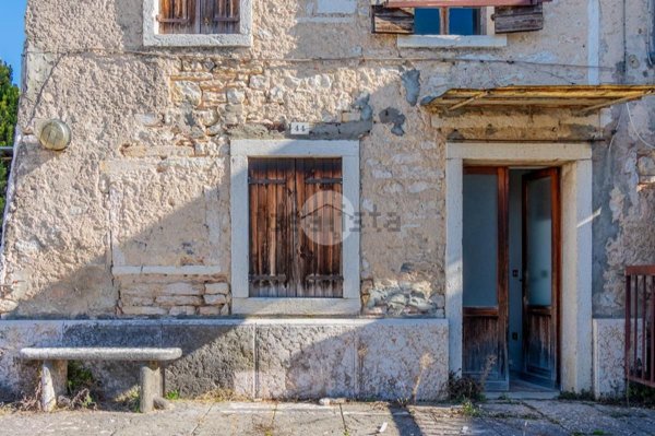casale in vendita a Negrar di Valpolicella in zona Fane