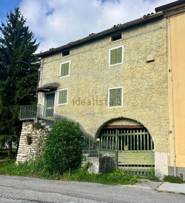 casa indipendente in vendita a Negrar di Valpolicella in zona Mazzano
