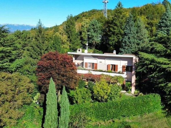 casa indipendente in vendita a Negrar di Valpolicella in zona Montecchio