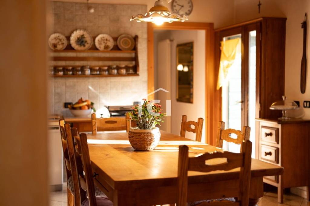 casa indipendente in vendita a Negrar di Valpolicella in zona Torbe