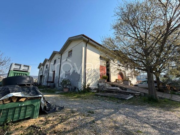 locale commerciale in vendita a Negrar di Valpolicella