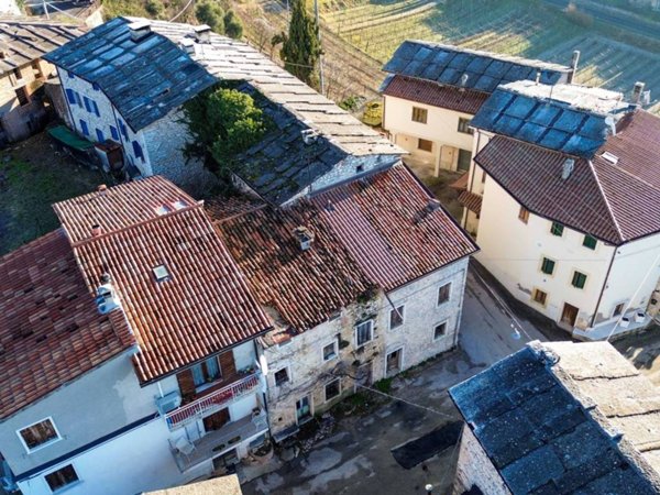 casa indipendente in vendita a Negrar di Valpolicella in zona Mazzano