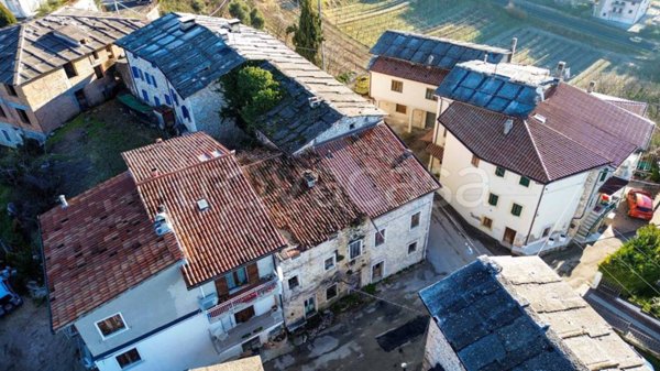 casa indipendente in vendita a Negrar di Valpolicella in zona Mazzano