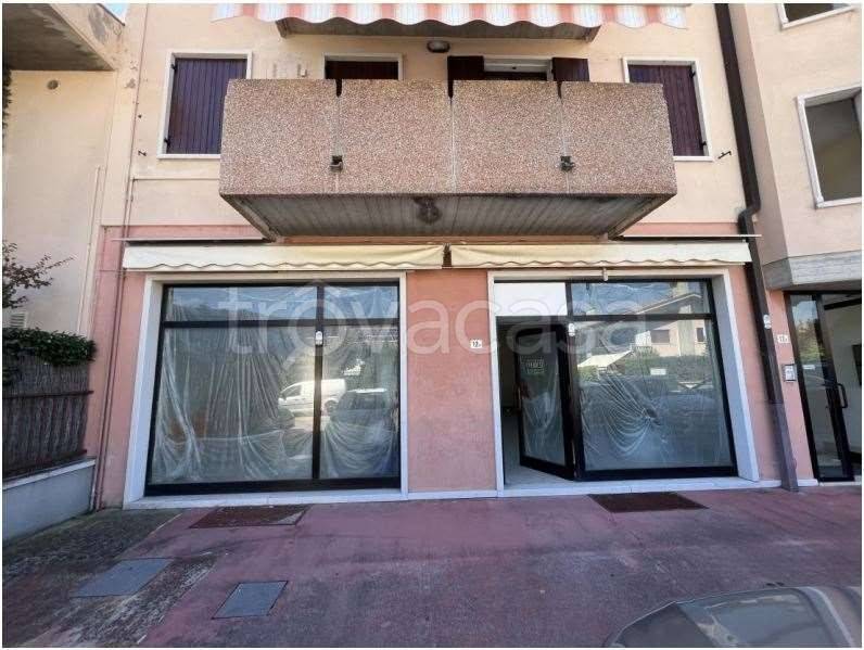negozio in vendita a Negrar di Valpolicella in zona Arbizzano