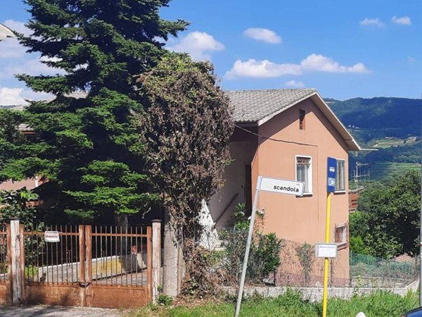 intera palazzina in vendita a Negrar di Valpolicella in zona Torbe