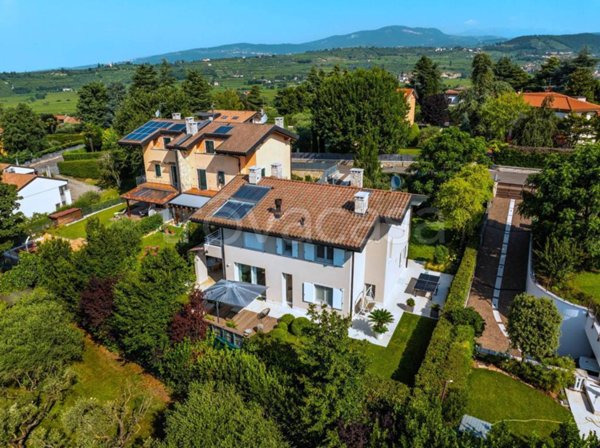 casa indipendente in vendita a Negrar di Valpolicella