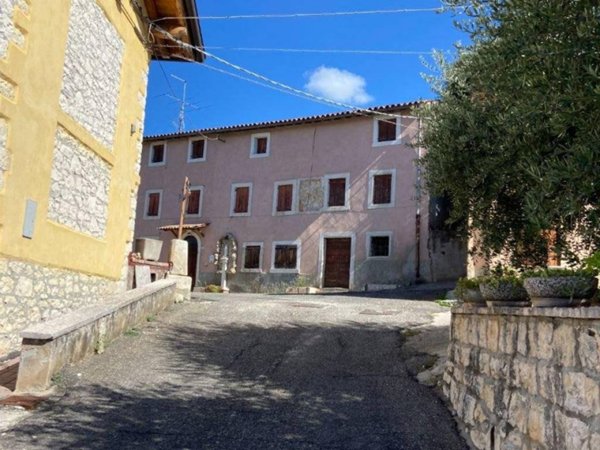 casa indipendente in vendita a Negrar di Valpolicella