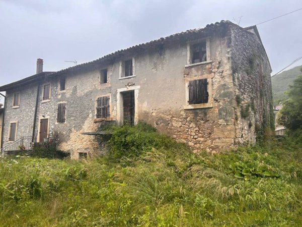 casa indipendente in vendita a Negrar di Valpolicella