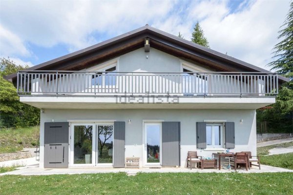 casa indipendente in vendita a Negrar di Valpolicella in zona Montecchio