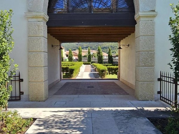 casa indipendente in vendita a Negrar di Valpolicella in zona Mazzano