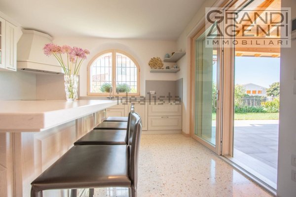 casa indipendente in vendita a Negrar di Valpolicella in zona Arbizzano