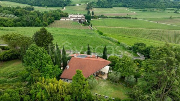casa indipendente in vendita a Negrar di Valpolicella in zona Santa Maria
