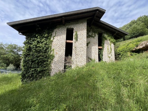 casa indipendente in vendita a Negrar di Valpolicella in zona Montecchio