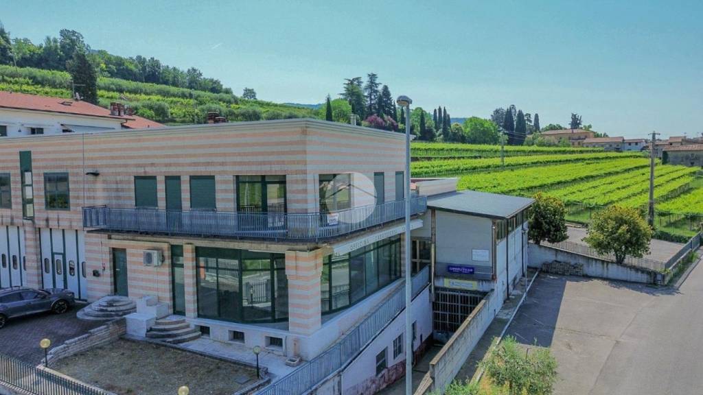 appartamento in vendita a Negrar di Valpolicella in zona Fane