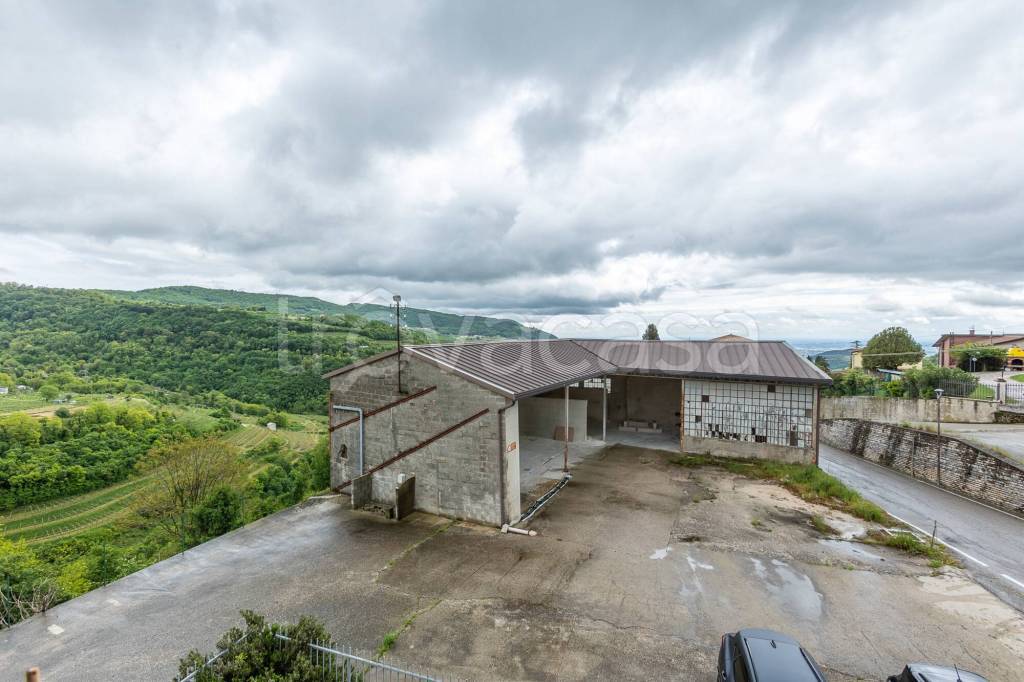 appartamento in vendita a Negrar di Valpolicella in zona Prun