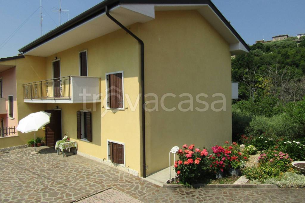 casa indipendente in vendita a Negrar di Valpolicella in zona Mazzano