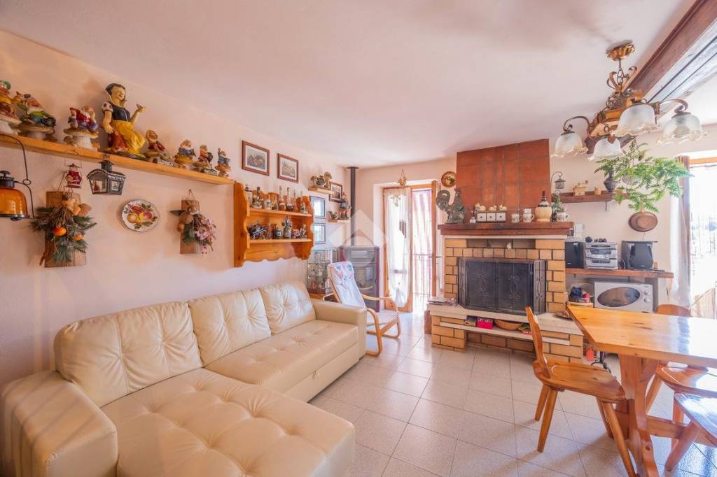 casa indipendente in vendita a Negrar di Valpolicella in zona Santa Maria