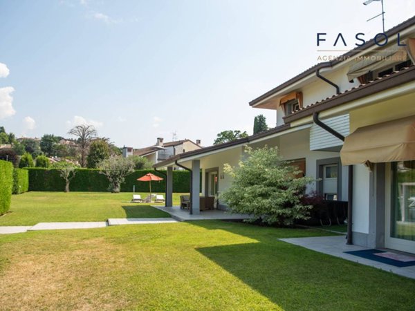 casa indipendente in vendita a Negrar di Valpolicella in zona Santa Maria