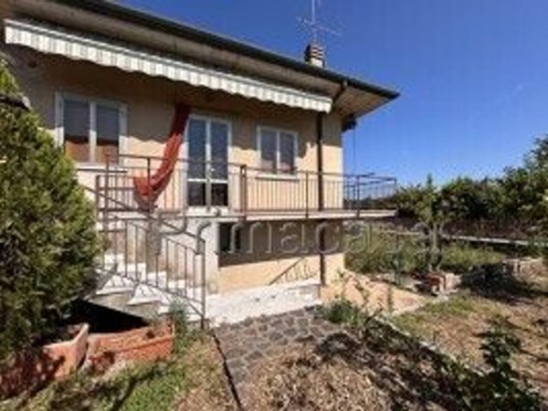 casa indipendente in vendita a Negrar di Valpolicella in zona Santa Maria