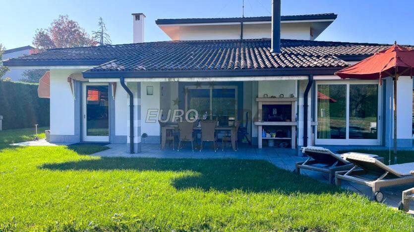 casa indipendente in vendita a Negrar di Valpolicella in zona Santa Maria